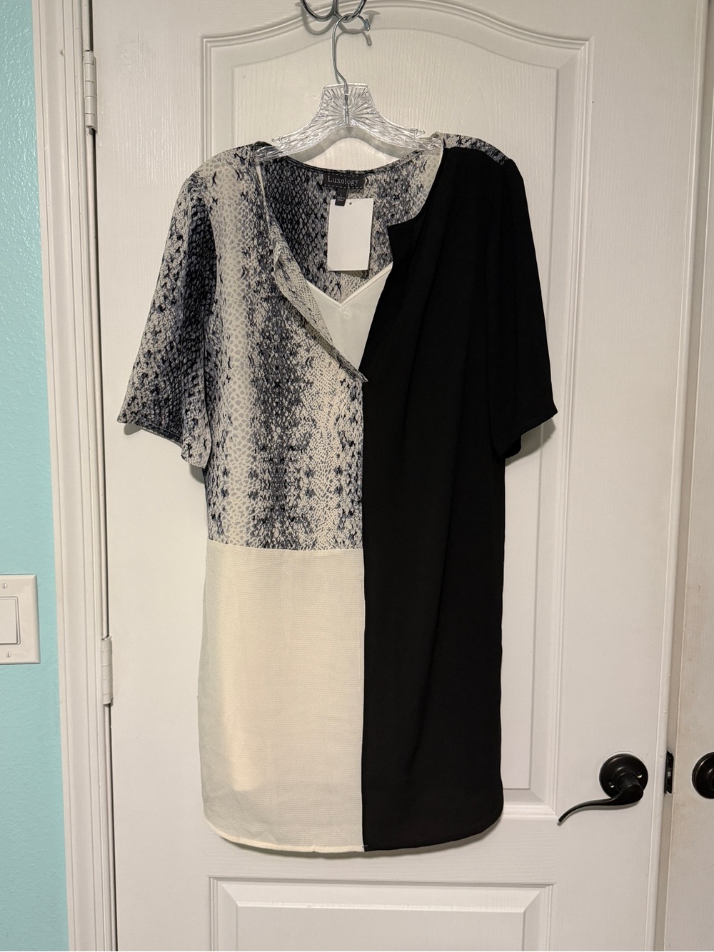 Luxology Black & Cream Colorblock Snake-Print Tunic